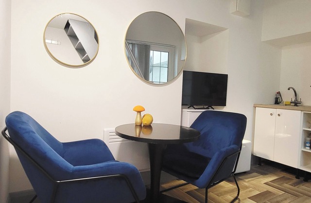 Loft Style-1Br-WalkinShower-WiFi-Central Cork