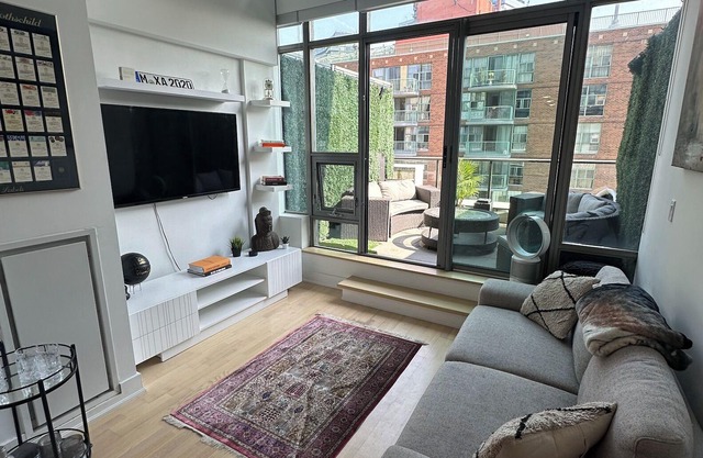 Lofty Living Downtown Toronto