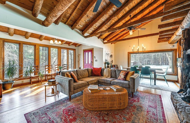 Log Cabin Retreat in Kentucky: Fire Pit & Grill!