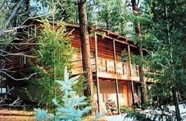 Log Home near Beautiful Mountain Golf Course