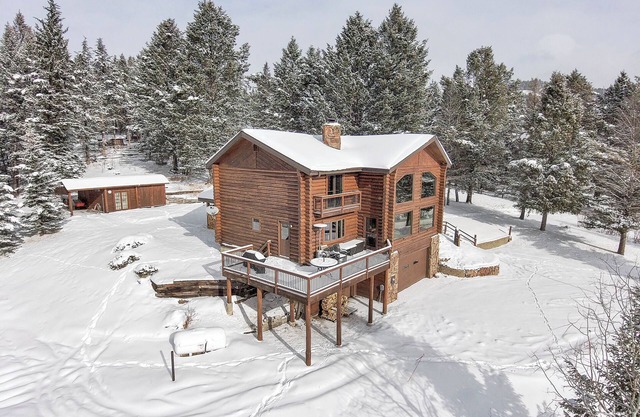 Log Home with View of the Buffalo Valley, Family Holiday Pricing Promotions