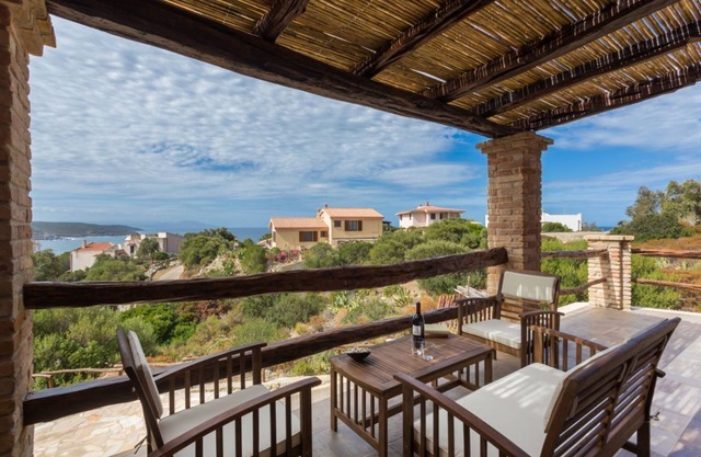 Loi's 1 cottage 300m from the sea with panoramic view