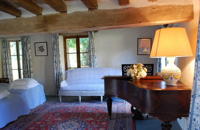 Loir Valley-farmhouse on beautiful extensive private property