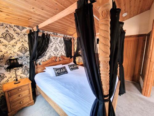Lomond 2 with Private Hot Tub - Fife - Loch Leven - Lomond Hills
