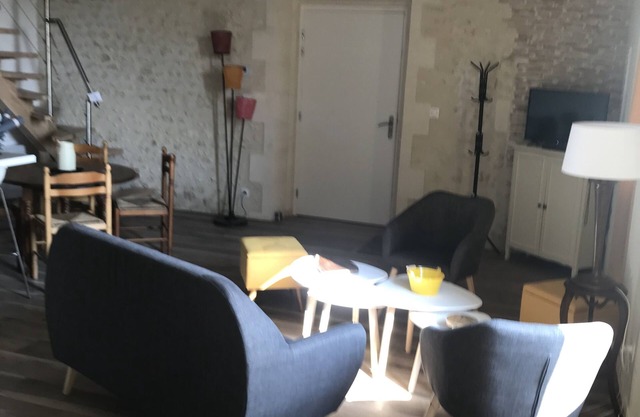 Longère Cosy Entièrement Rénovée, à la Campagne. Animaux de Compagnie Acceptés!