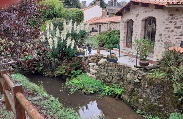 Longère Vendéenne, Gîte in an old water mill.
