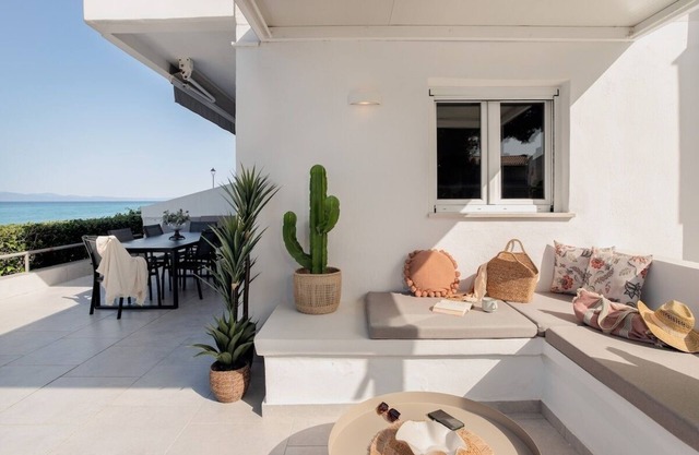 Long Island House - Beachfront