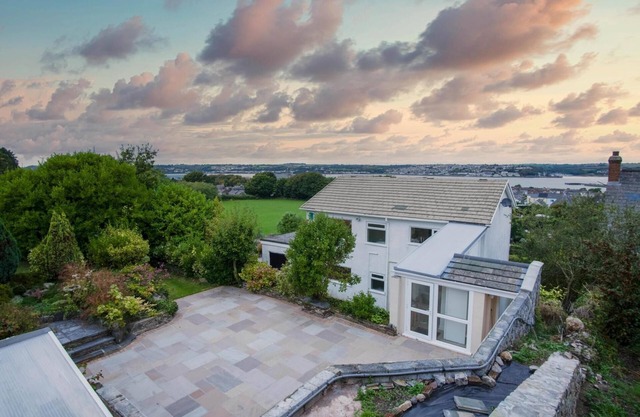 Longview - 4 Bedroom Holiday Home - Pembroke Dock