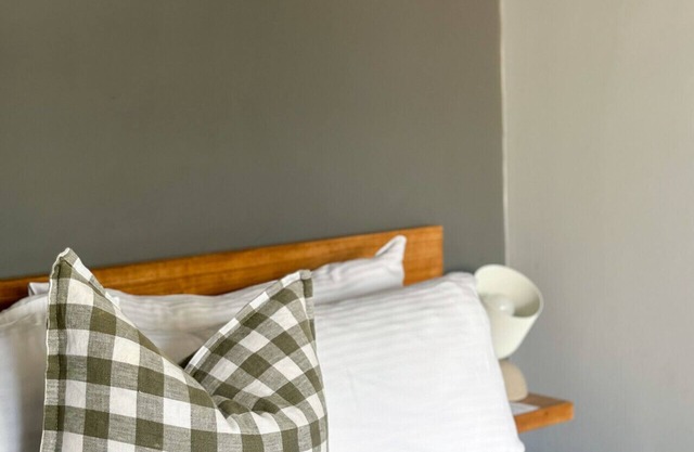 Lonsdale Street Studio Apartment