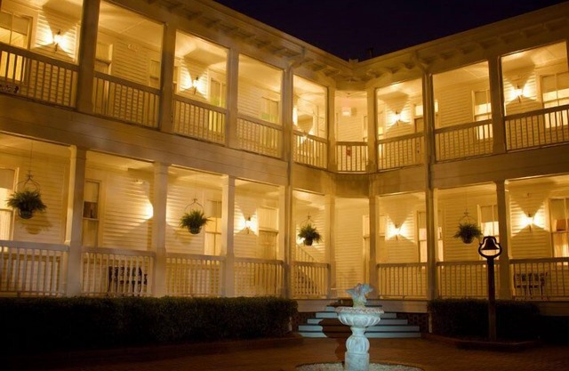 Lookaway Inn