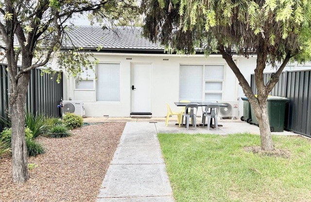Looking for a worker/family-friendly stay? This is it! Fully self-contained & equipped for comfort.