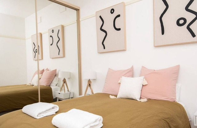 Lords Cottage - Charming CBD Home, Pets Allowed