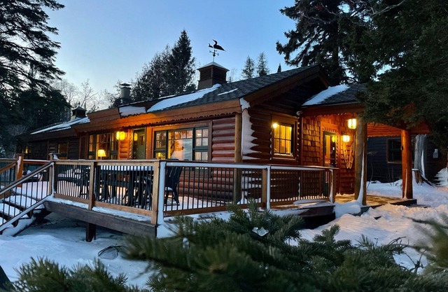 Lorelei of the Lake - Charming Cabin & Guest Cabin on the Shore of Lake Superior