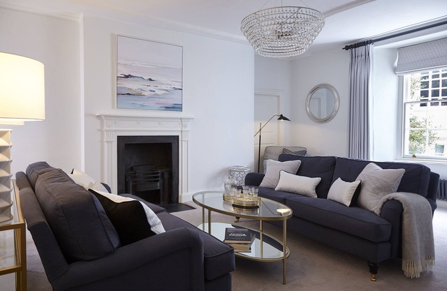 Lorna House: Stunning 16th Century Townhouse.