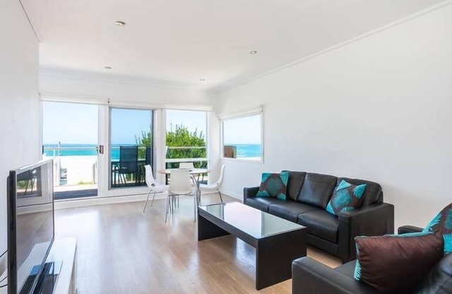 LORNE BEACH ACCOM - Apt 2