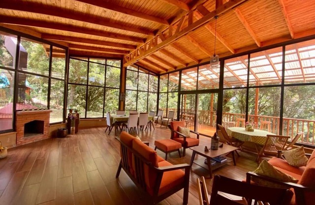 Los Encinos Forestry Cabin