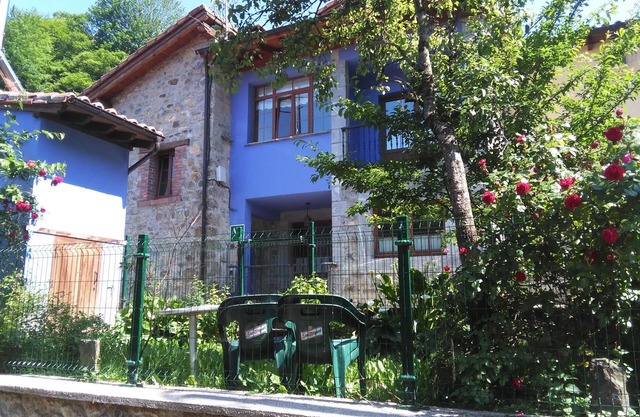 LOS ROSALES I APARTMENT