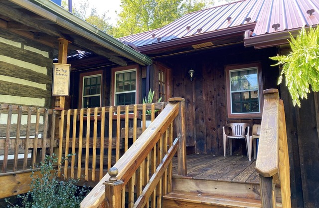 Lost Dutchman Retreat Cottage
