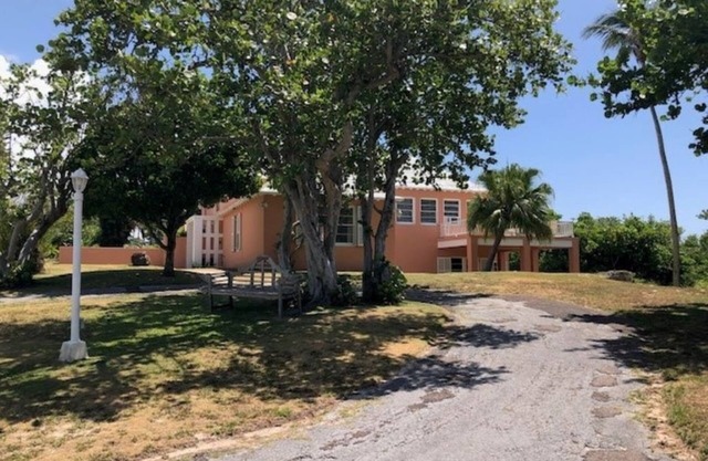 Lots of great space for families or groups coming to enjoy Bermuda!