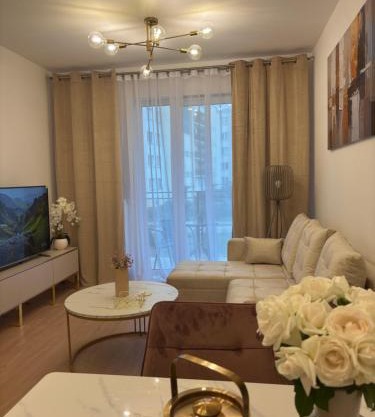 Lotus Apartments Impero oddzielna kuchnia 2 pokoje garaż
