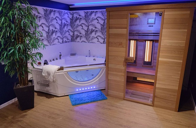 Love Story Chalet: Country wellness with Jacuzzi and sauna