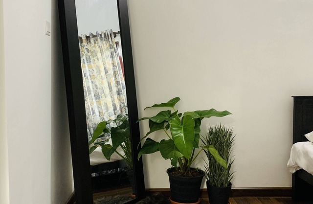 Lovely 1-Bedroom House with Free-Parking Facility