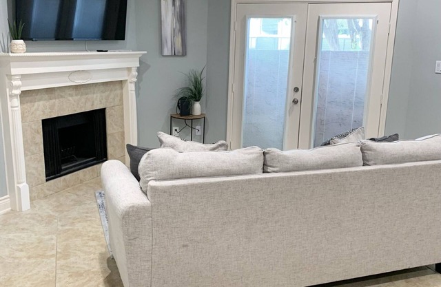 Lovely 1bed/1bath condo near Westheimer
