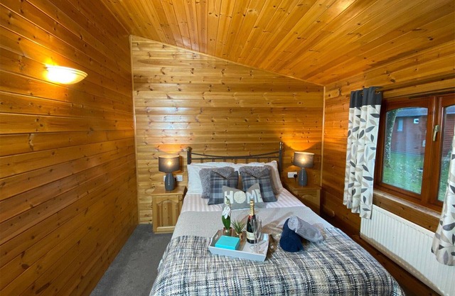Lovely 2 bed lodge with one double and one twin.