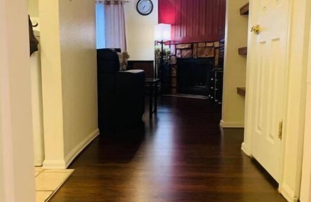 Lovely 2 Bedroom in the Heart of Colorado Springs