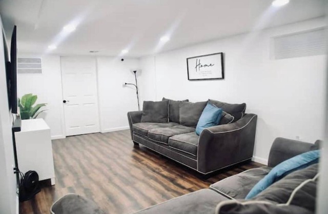Lovely 2 Bedroom & 1 Bath Space