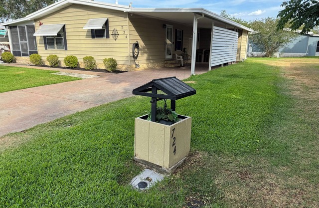 Lovely 2BR/2BA in Silver Lake of The Villages w/Golf Cart