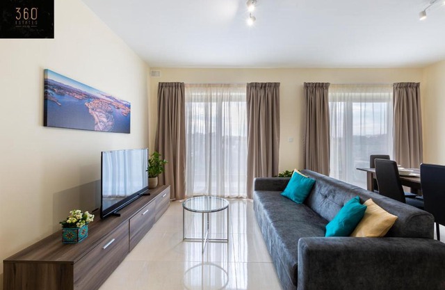 Lovely 2BR APT in a peaceful Neighbourhood w/WIFI by 360 Estates