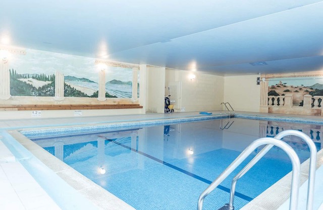 Lovely 3 Bed/3 Bath Converted Barn With Shared Indoor Pool, Sauna & Tennis Court