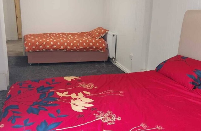 Lovely 3-Bed Apartment in Parkgate Rotherham