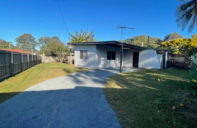 Lovely 3 Bedder Condo with Trailer parking space in Kallangur