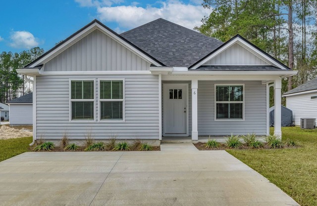 Lovely 3-bedroom house in Crawfordville centrally located in the town