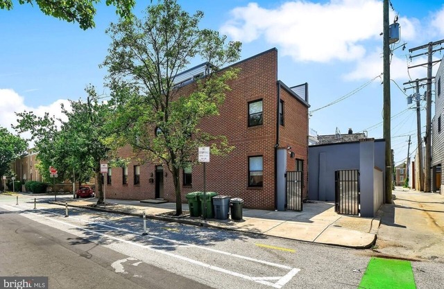 Lovely 4-bedroom estate in Baltimore with AC, fitness room, WiFi