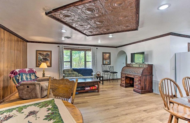 Lovely Anna Fink House with Patio and Fire Pit