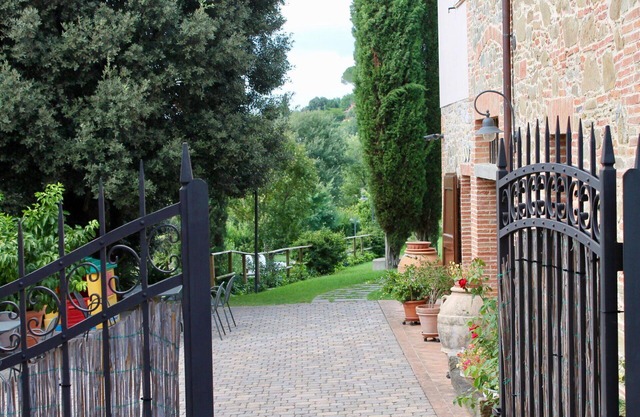 Lovely apartment in villa for 9 guests with pool, WIFI, A/C, TV and patio