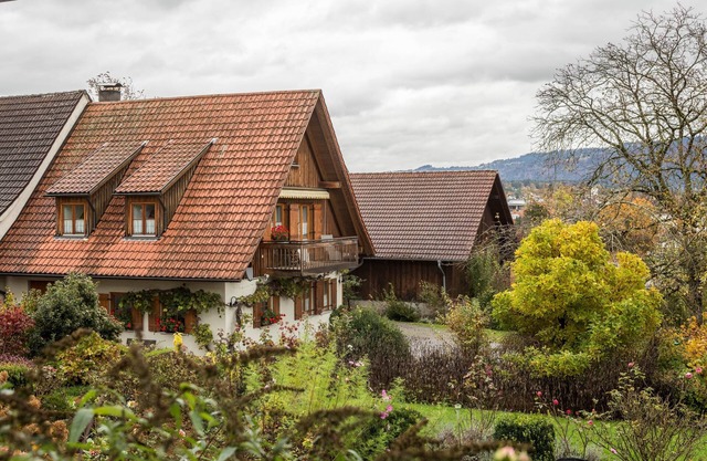 Lovely Apartment ‘Apfelblüte’ on Farm House with Balcony and Mountain View