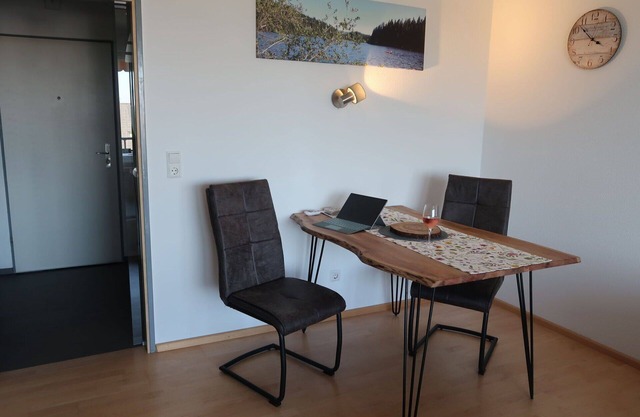 Lovely apartment for 2 people with pool, WIFI, TV, balcony, pets allowed and parking