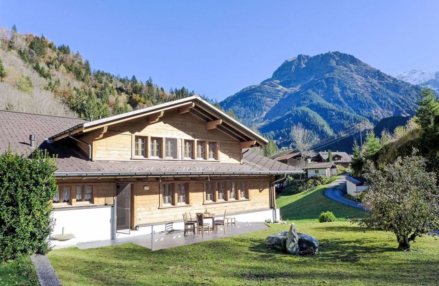 Lovely apartment for 5 guests with WIFI, TV, patio, pets allowed, panoramic view and parking