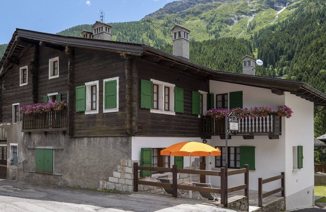Lovely apartment for 2 guests with TV, pets allowed and panoramic view