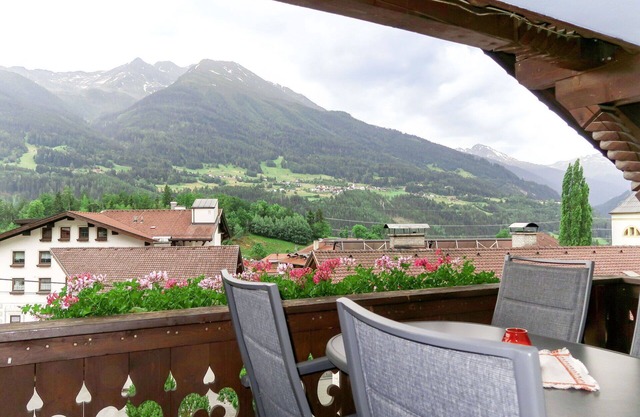 Lovely apartment for 5 people with WIFI, TV, balcony and parking