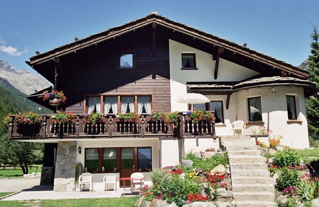 Lovely apartment for 8 people with WIFI, TV, patio, pets allowed and panoramic view
