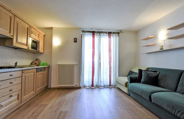 Lovely apartment for 2 guests with WIFI, TV and pets allowed