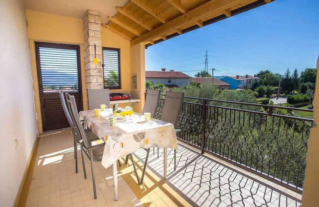 Lovely apartment in Rabac with WiFi