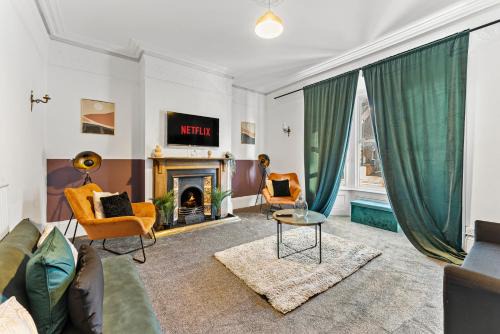 Lovely Central Loughborough Abode - Games Room