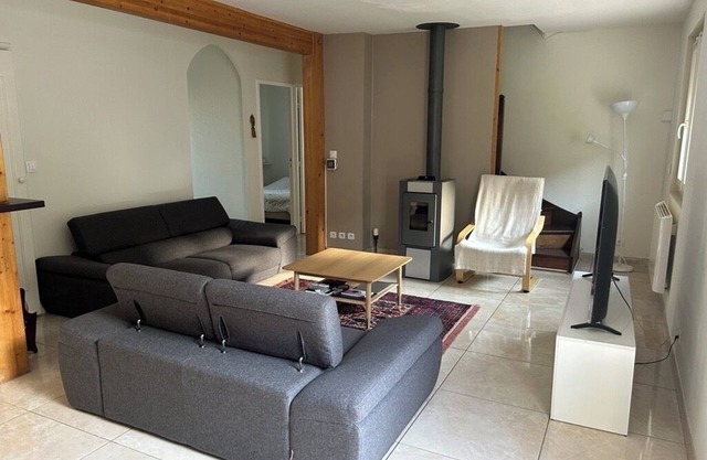 Lovely, charming house within easy reach of Paris