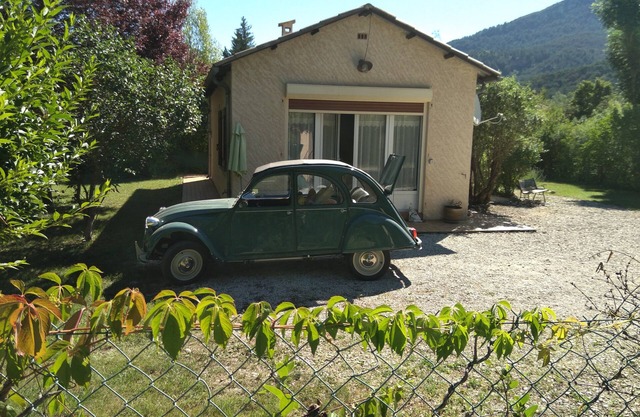 Lovely cottage has the entrance to the Verdon Gorges